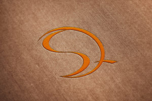 Logo als visualisierte Stickerei von Sandra Quoos